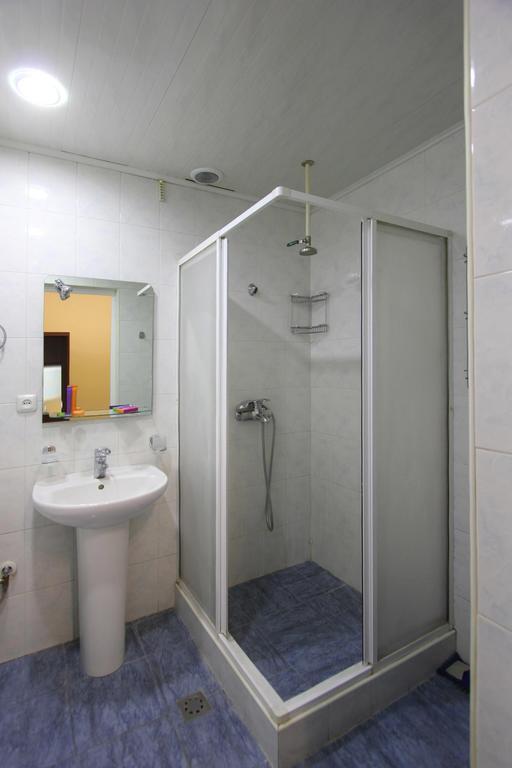 Studio With Balcony On Sayat Nova Avenue エレバン エクステリア 写真